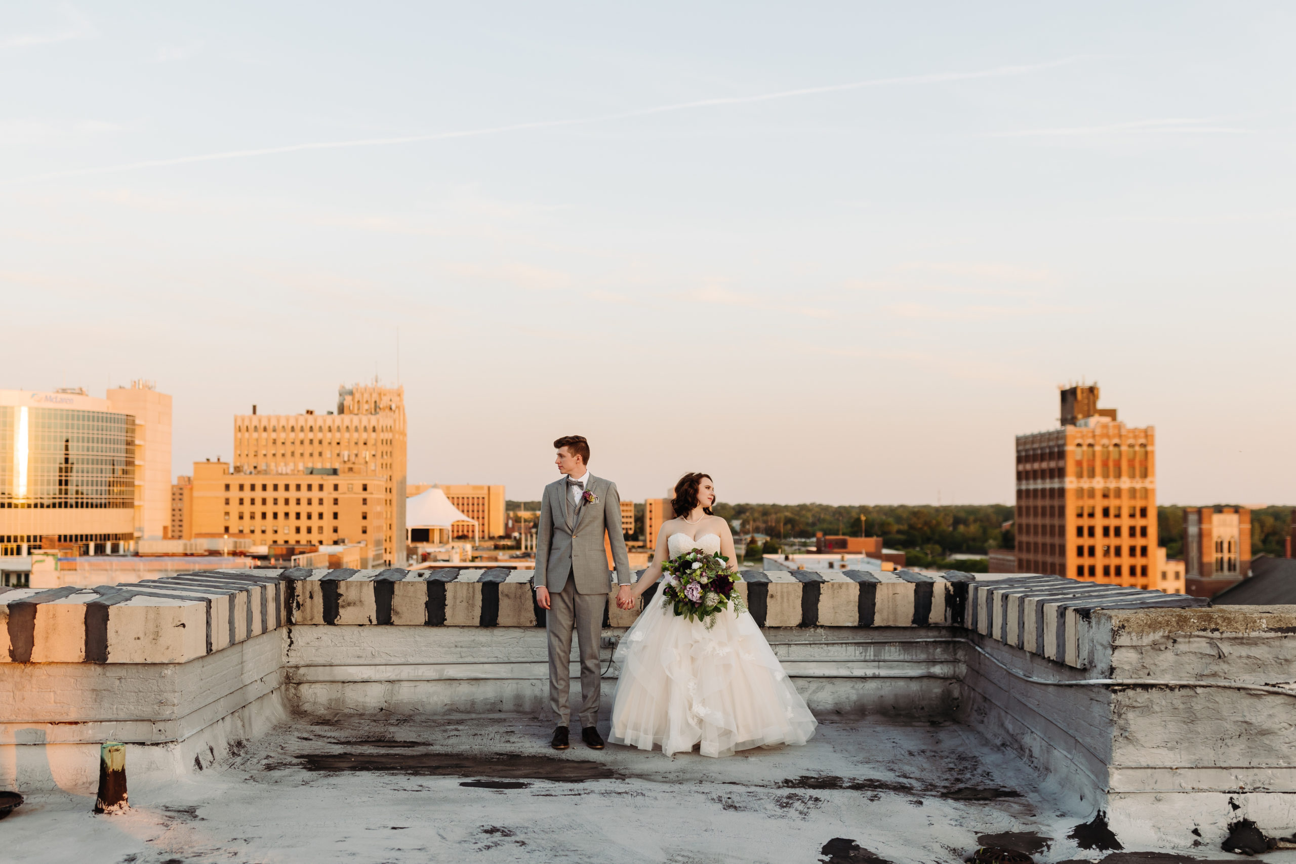 detroit michigan skyline wedding portrait